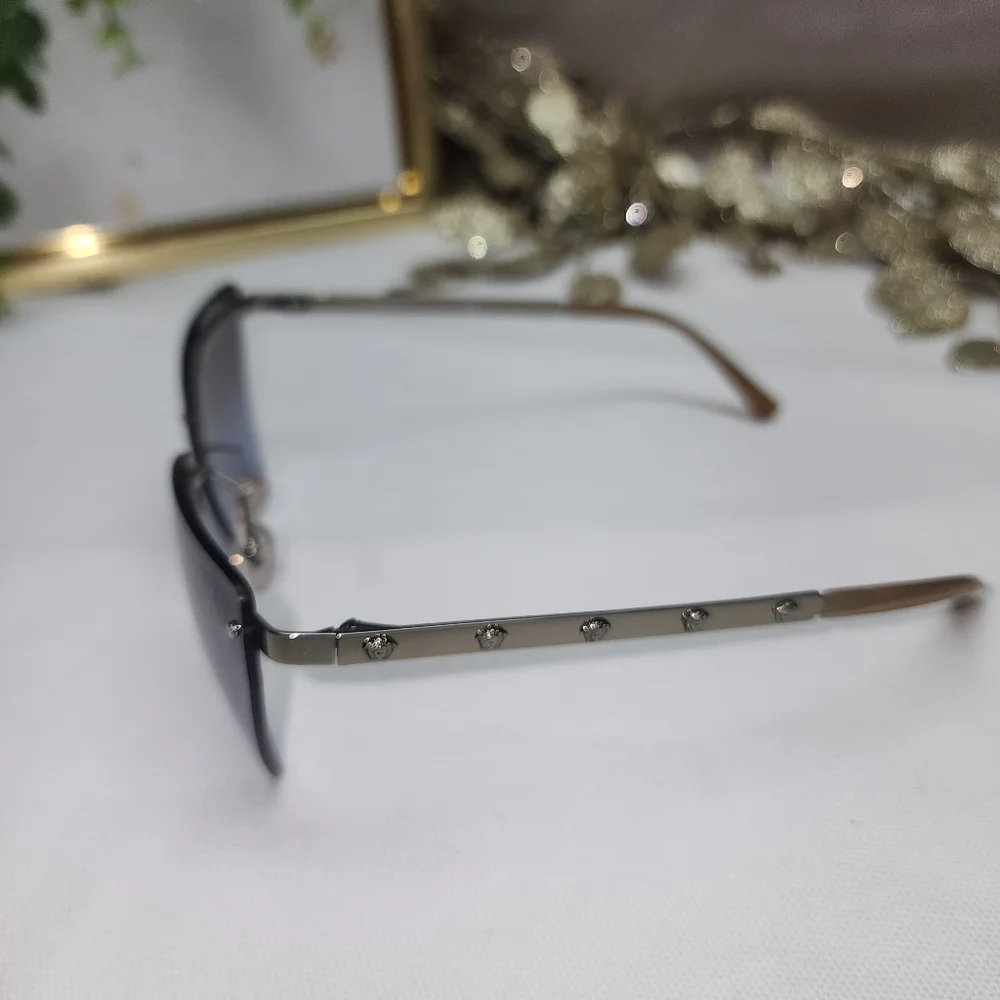 Versace nwot 2190